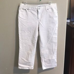 Liz CLAIBORNE White Stretchy Capri Jeans